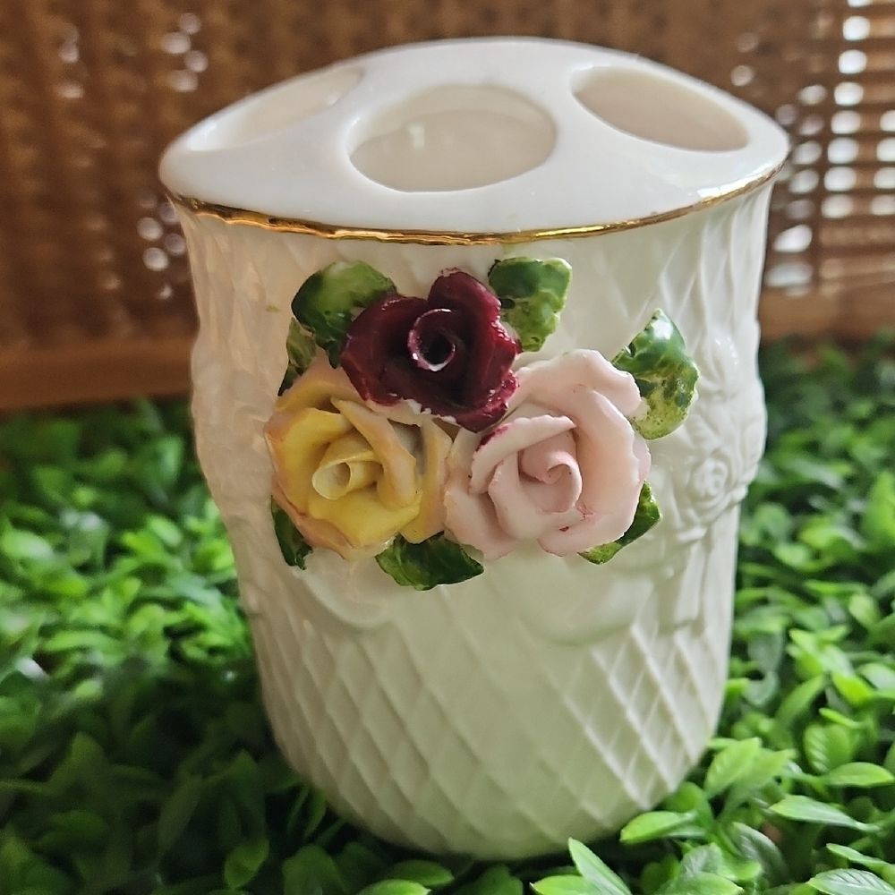 Floral Roses Porcelain Brush Holder With Lattice Weave Embossed Florals Coquette